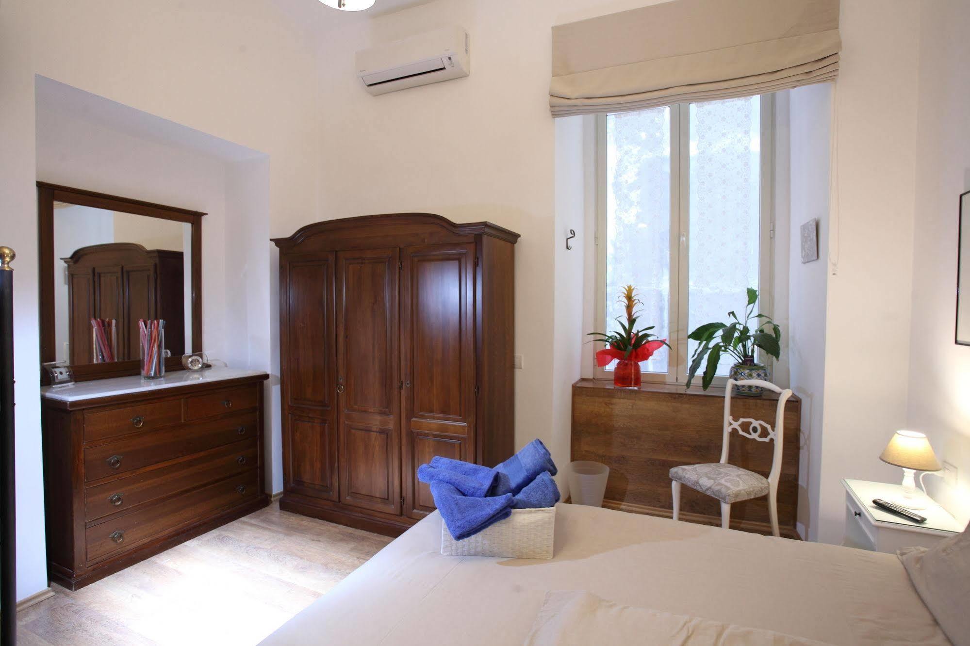 Bed and Breakfast Napoli Pietrasanta Lt Екстер'єр фото